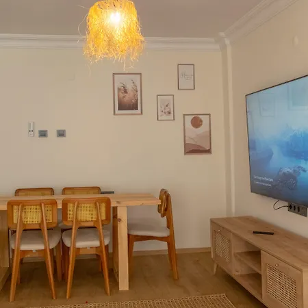 Gran Via Alsancak מלון