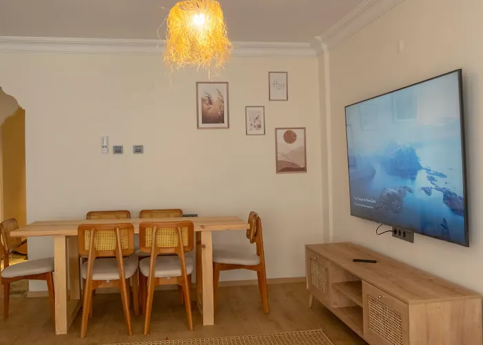 Gran Via Alsancak מלון