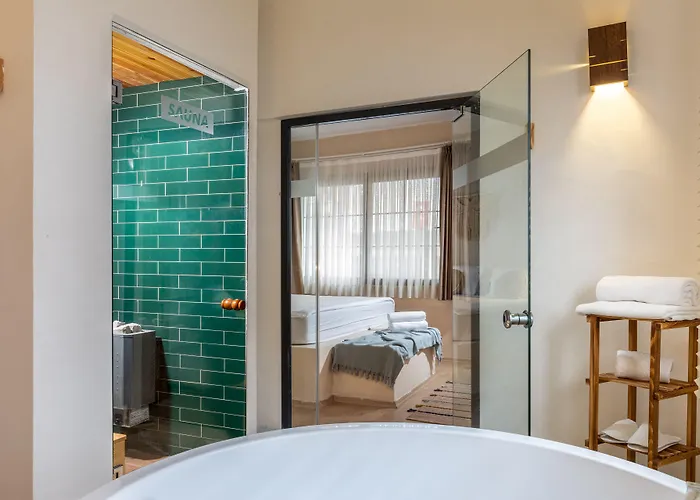 Gran Via Alsancak Hotel 5*