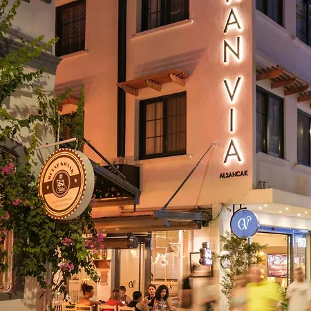 Hotel Gran Via Alsancak 5*