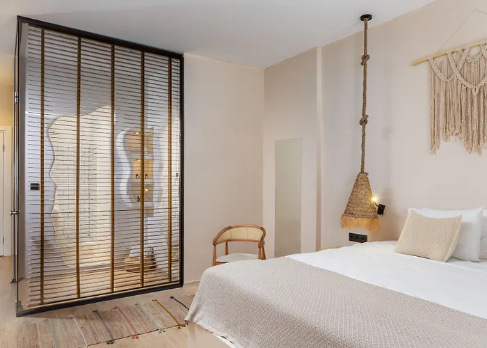 Gran Via Alsancak Hotel